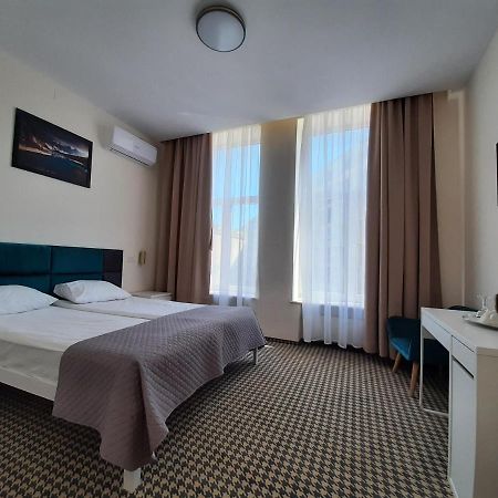 Hotel Astoria City Center Яссы Экстерьер фото