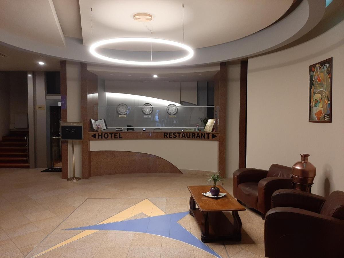 Hotel Astoria City Center Яссы Экстерьер фото
