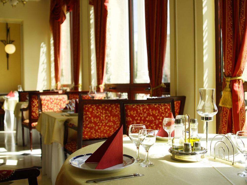 Hotel Astoria City Center Яссы Экстерьер фото