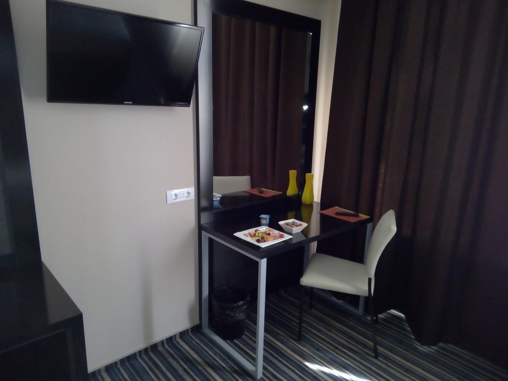 Hotel Astoria City Center Яссы Экстерьер фото
