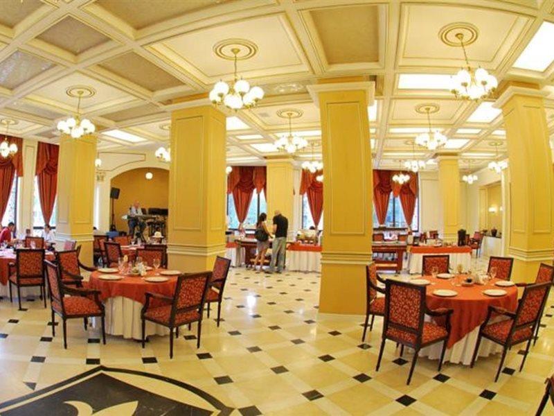 Hotel Astoria City Center Яссы Экстерьер фото